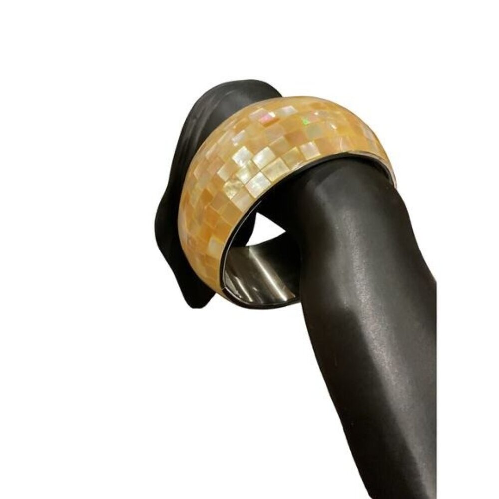 Balikbayan Hand Crafted in Philippines Mother Of Pearl Bangle Bracelet